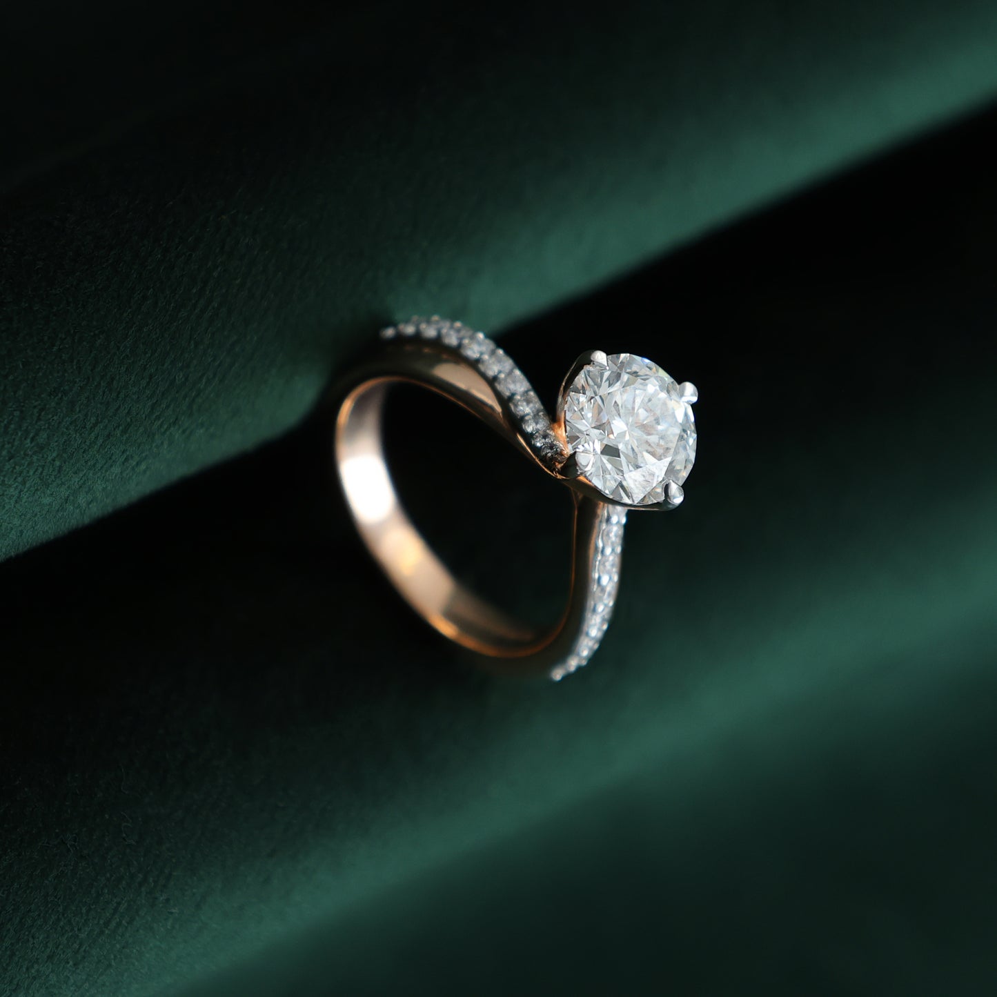 Twist Core Diamond Ring