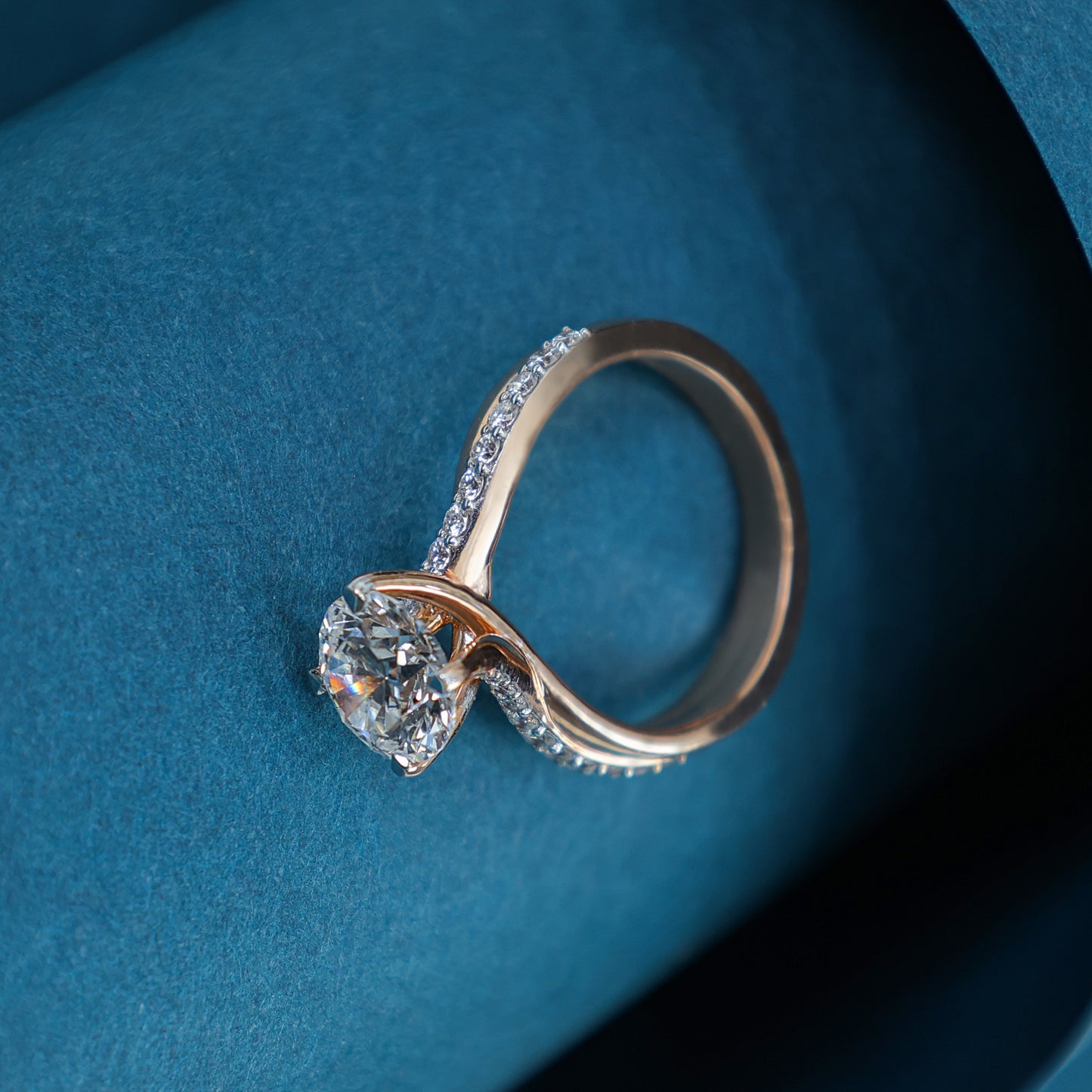 Twist Core Diamond Ring