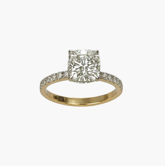 Embracing Round Diamond Ring