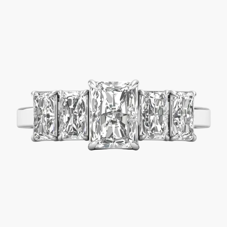 Diamond ring displayed on a website with a blurred background