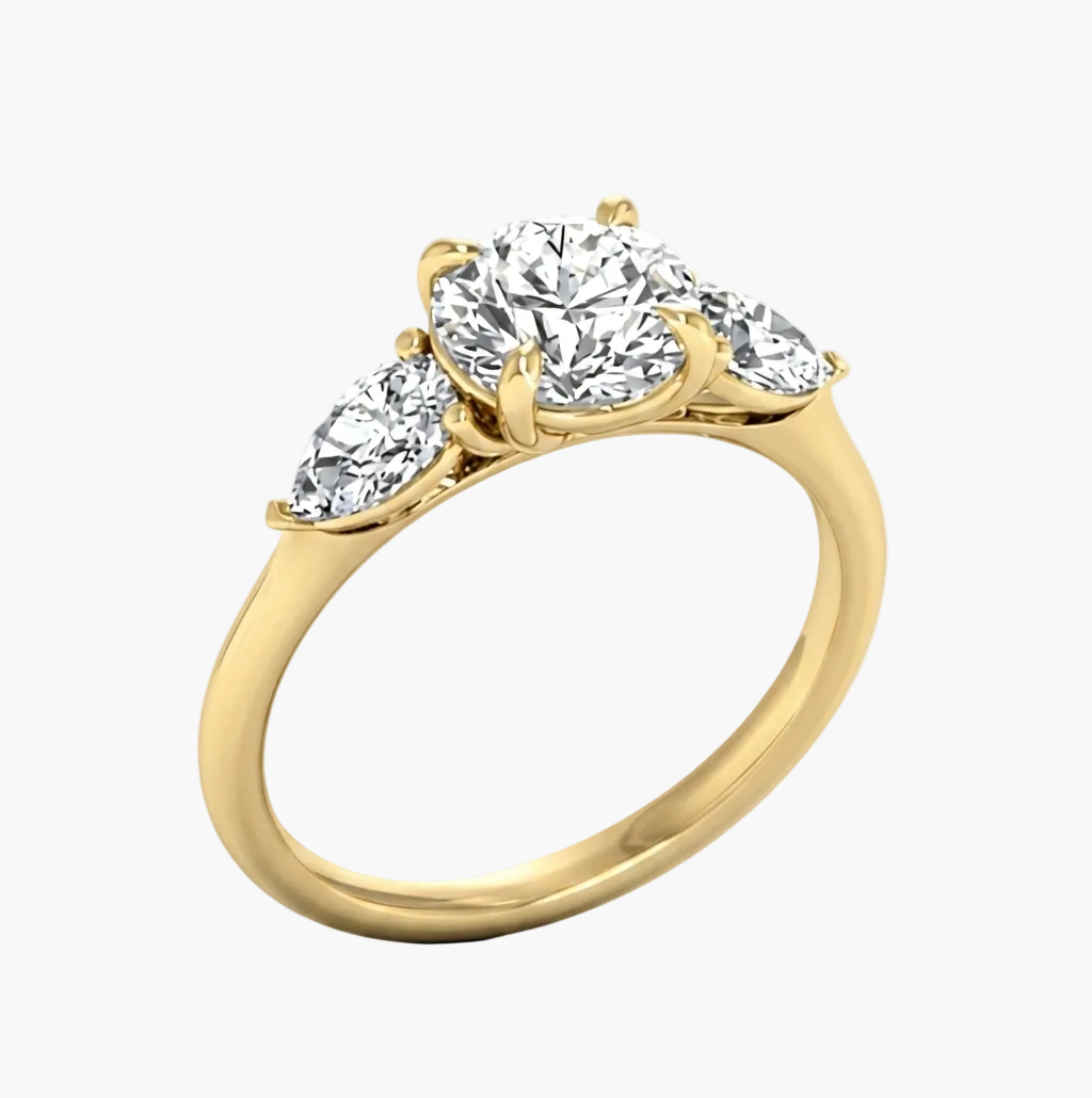 Gold ring with three diamonds on a white background, featuring 'Green Lab' branding.