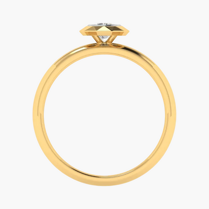 Gold ring with a diamond on a white background, featuring the brand 'Green Lab'.