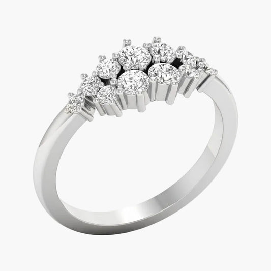 Diamond ring with a white background, featuring the brand 'Green Lab'.