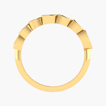 Gold ring with a geometric design on a white background, featuring the brand 'Green Lab'.