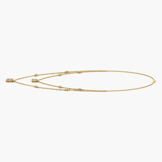 Gold chain belt on a white background with 'GREEN' text.