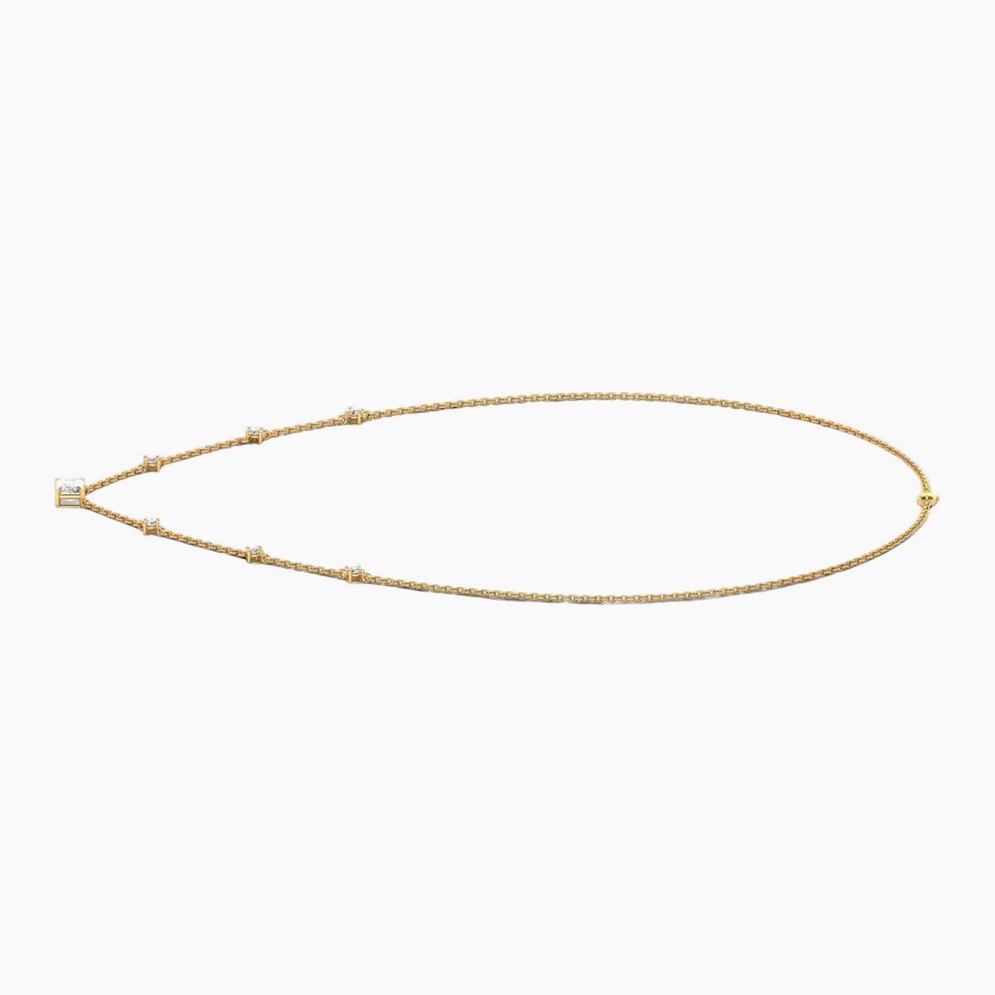 Gold necklace on a white background with 'Green Lab' branding.