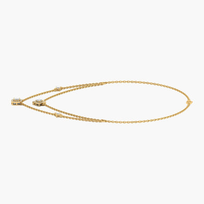 Gold chain necklace on a white background with 'Green Lab' branding.