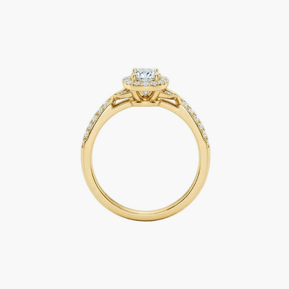 Exquisite Oval Halo Diamond Engagement Ring