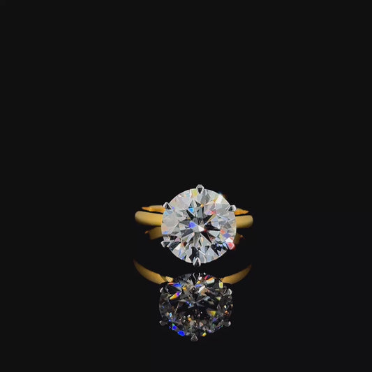 Sophisticated Diamond Ring